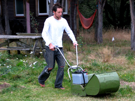 Electric lawn mower